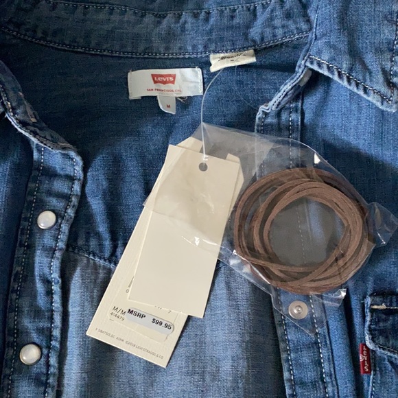 Brand New Levi’s along Sleeve Dress - Picture 2 of 2